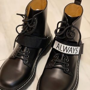 Love the boots but I bought them 3 sizes bigger :(